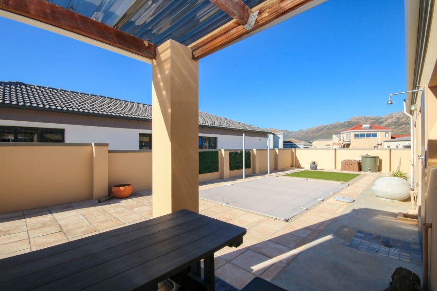 3 Bedroom Property for Sale in Fairview Golf Estate Western Cape